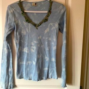 Long sleeve shirt, baby blue and white with neck design